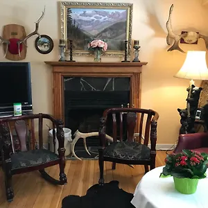 Holiday Lodge Bed And Breakfast Bed & Breakfast