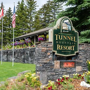 Tunnel Mountain Lodge
