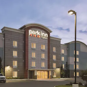 אורחן Park By Radisson, Airport North, Ab