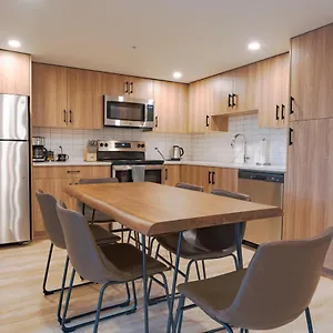 Basecamp Apartment