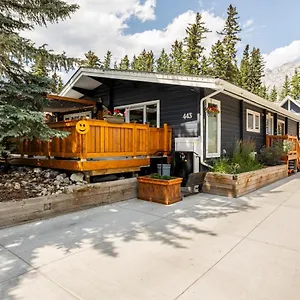 Cougar Street Mountain Apartment