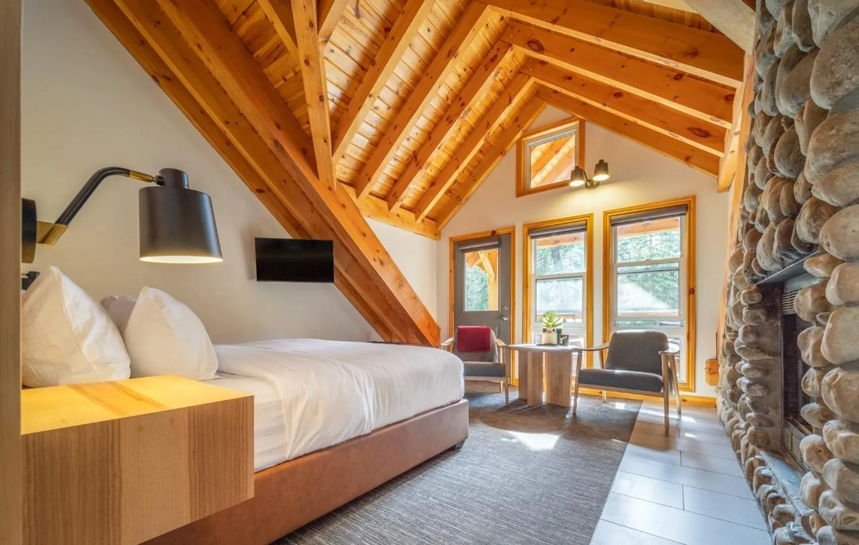 Buffalo Mountain Lodge Banff